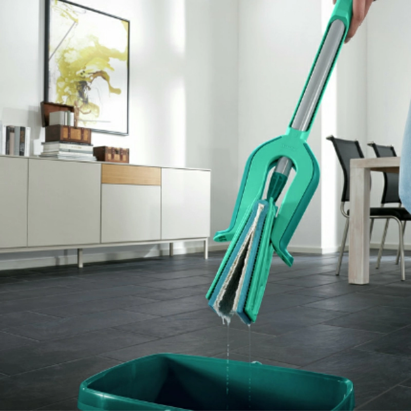 Швабра хозяйственная с отжимом Leifheit Picobello S micro duo фото 4